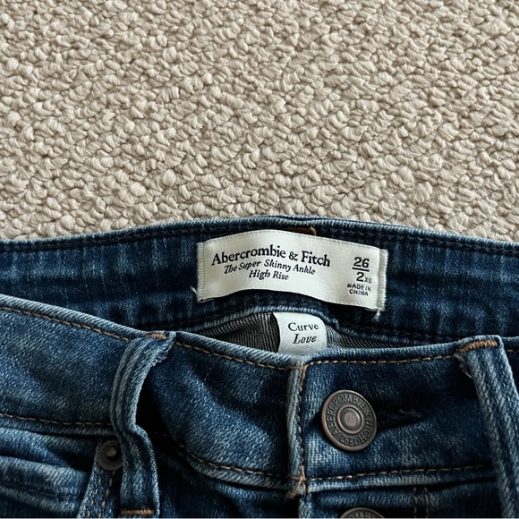 Abercrombie & Fitch Jean size 26/2 XS - Picture 2 of 2